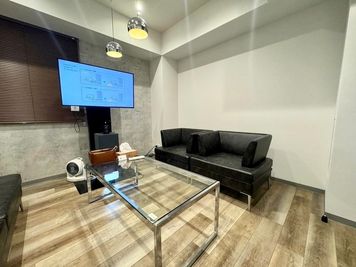 【打合せや面接などに最適な会議室です！】 - 【閉店】BizMiiX Yodoyabashi 【閉店】room Bの室内の写真