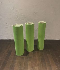 ヨガマット【TPE素材】（183cm×61cm 6mm） 3本 - DANCE SPACE 365 八王子店 🎉✨2周年記念✨DANCE SPACE 365【八王子】の設備の写真