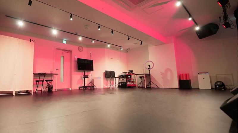 FAKE STUDIO - FAKE STUDIO