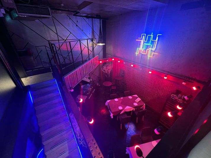 韓国料理The wave DJブース　パーティー　韓国料理　宴会　The waveの室内の写真