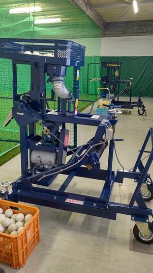 バッティングマシーン（ハイスペック軟硬式対応）室内練習場 - ダンス&ベースボール練習場レンタルスペース