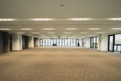 【西鉄福岡天神駅徒歩１分！】好立地！100坪(336㎡)スクール形式最大168名様可能。会議・展示会(物販可)対応！ - 警固神社社務所ビル　斎館(貸会場)