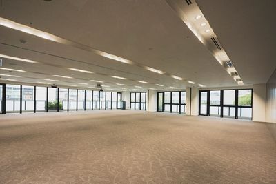 【西鉄福岡天神駅徒歩１分】立地良好！75坪( 252㎡) スクール形式最大132名様可能、会議室・展示会(物販可)対応！ - 警固神社社務所ビル　斎館(貸会場)