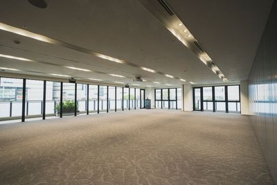 【西鉄福岡天神駅徒歩１分】立地良好！50坪(168㎡)スクール形式最大72名様可能　会議室・展示会(物販可)対応！ - 警固神社社務所ビル　斎館(貸会場)