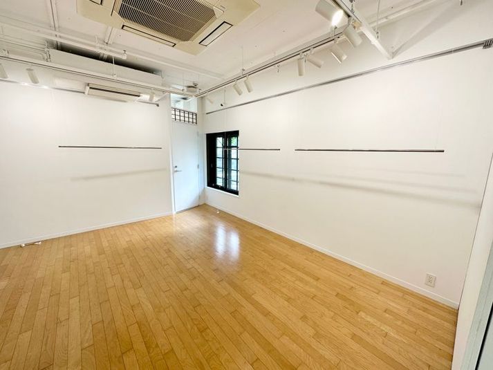 表参道ヒルズ同潤館2階【表参道駅/渋谷/原宿】利用は２日以上から - ギャラリー同潤会　表参道ヒルズ店