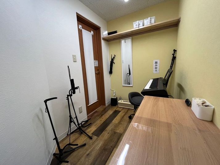 【スタジオトマト久地Cスタジオ】音楽練習やワークスペースに！ - スタジオトマト久地