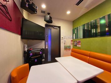 カラオケビッグエコー 熊本下通り店 《1～4名用》カラオケルーム【サイズS】の室内の写真