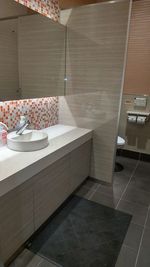 カラオケビッグエコー 大分駅前店 《9～10名用》カラオケルーム【サイズL】の室内の写真