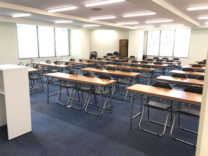 第8会議室(最大60名会議室) - 共栄実業(株) 三栄ビル