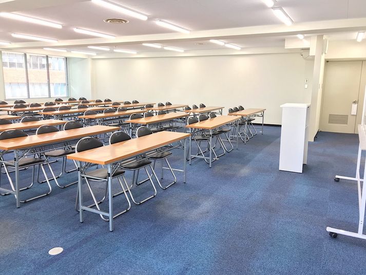 第8会議室(最大60名会議室) - 共栄実業(株) 三栄ビル