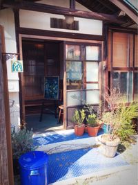 玄関です。古民家の趣をお楽しみください。 - 海まで10分・江の島・喫茶ラムピリカ・古民家 喫茶ラムピリカの入口の写真