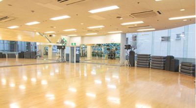 インスタベース限定！大手フィットネス会社が運営の本格的ダンススタジオ - ゴールドジム十三 in プラザオーサカ