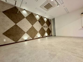 【福岡博多駅前　1st】博多駅徒歩2分！《新デザイン導入》映え確定✨間接照明がお洒落でモダンなスタジオ！ - 福岡博多駅前 レンタルスタジオ STUDIO BUZZ