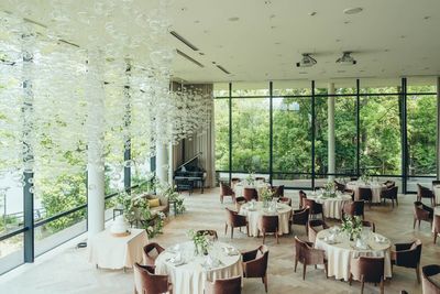 あやめ池の自然美に囲まれ 明るく開放的な空間 - イリスウォーターテラスあやめ池