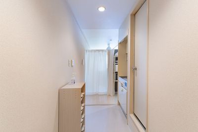 玄関 - space HIRO white rabbit 東中野店 レンタルサロンの入口の写真