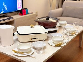 お料理器具も一式ご用意しております - レンタルスペース【ルームルーム】 【ルームルーム高田馬場1分】大型TV📺2024年6リニューアルの設備の写真