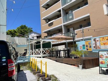 BBQに最適な広々テラス！ - レンタルカフェ&BBQ  KANOA 【日吉駅50名】【BBQ】一軒家カフェ【プロジェクター・マイク】の室内の写真