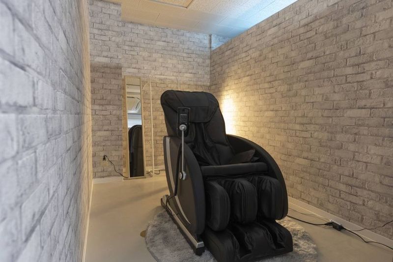 ヘッドミント新潟店電動マッサージチェア付きスペース - ヘッドミント新潟店（電動マッサージチェアスペース）