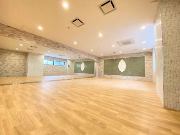 スタジオ&オフィス メビウス 【Aスタジオ】平日午前半額♪　★ダンス・ヨガ・床暖ヨガスタジオ★の室内の写真