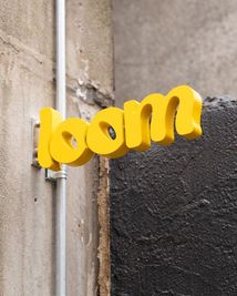 1階にカジュアルバー「loom」を併設 - WIP Studioの外観の写真