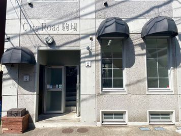 隠れ家的なおしゃれな入り口。 - レンタルカフェL1PCafe レンタルカフェスペースL1P Cafeの入口の写真