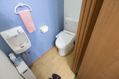 トイレ - ブラフト ワークアウト スタジオ レンタルジムの室内の写真