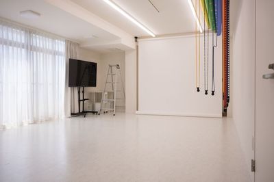 ◎9色の背景紙が無料 - スタジオらくな粋の室内の写真