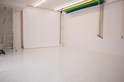 ◎9色の背景紙が無料 - スタジオらくな粋の室内の写真