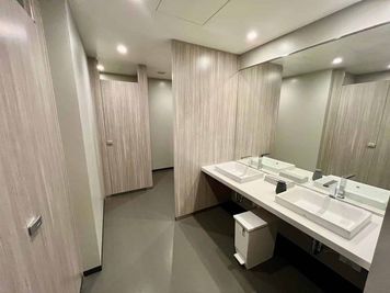 【男子トイレ】 - 【閉店】TIME SHARING IsaI AkasakA  【閉店】 1411の設備の写真