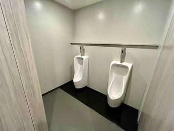 【男子トイレ】 - 【閉店】TIME SHARING IsaI AkasakA  【閉店】 1411の設備の写真