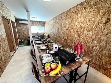 快適ピクニック気分⛺卓球台🏓無料駐車場🚙鍋パ🍲スーパー近く・24時間営業🕐一軒家貸切 - 高槻ベース　室内バーベキュー 