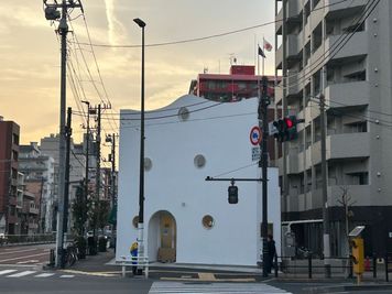 ここは泪橋の交差点、明日のジョーの第一話「サカマタ」舞台です - ホワイトハウス泪橋 ホワイトハウス「泪橋」の外観の写真