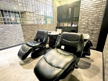 タカラのYUMEシャンプー台とフルフラットのシャンプー台が計5台。
炭酸泉も全完備。 - Monan 渋谷店 【新規】渋谷　美容室　レンタルサロン　シェアサロンの室内の写真