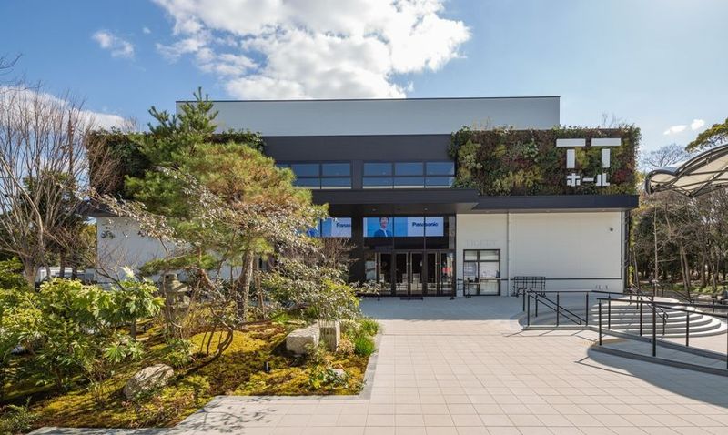 クールジャパンパーク大阪大ホール・中ホールの間にある中庭 - クールジャパンパーク大阪