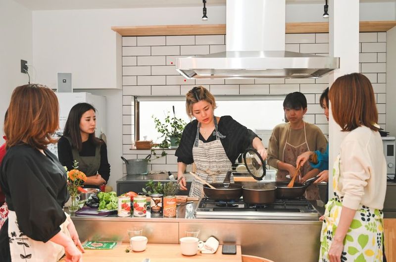 本格的なアイランドキッチン - コワーキングスペース　Stand up吉祥寺