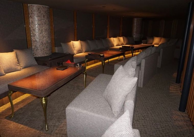 駅近🤍【50名様まではこちら】 映えスポット✨コンビニ近い✨ - ORIENTAL LOUNGE 熊本