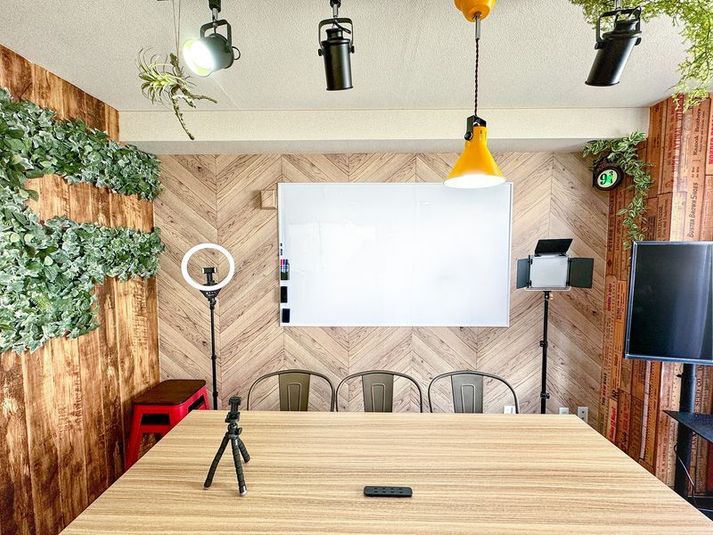 【カフェ風 会議室】木と緑🌿の落ち着く空間【8人まで可】 - 桜木町駅 1分の貸し会議室