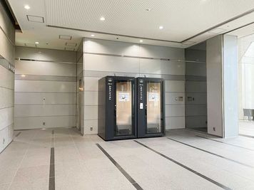 【テレキューブ】新川崎ツインタワー西棟　1F　視線と音を遮る、プライベートな集中環境(234-02) - テレキューブ 新川崎ツインタワー西棟1F