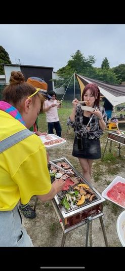 野外ステージで大音量！貸切りカラオケができるキャンプ場 - キャンプ＆バーベキュー池のほとり