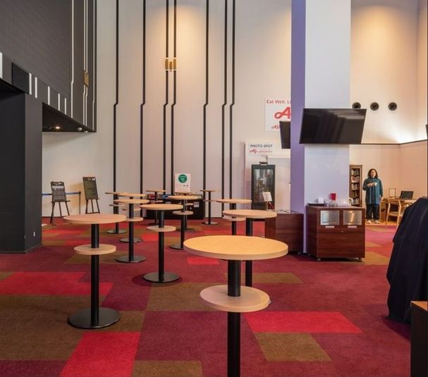 クールジャパンパーク大阪・大ホールのロビーのみ。 - クールジャパンパーク大阪