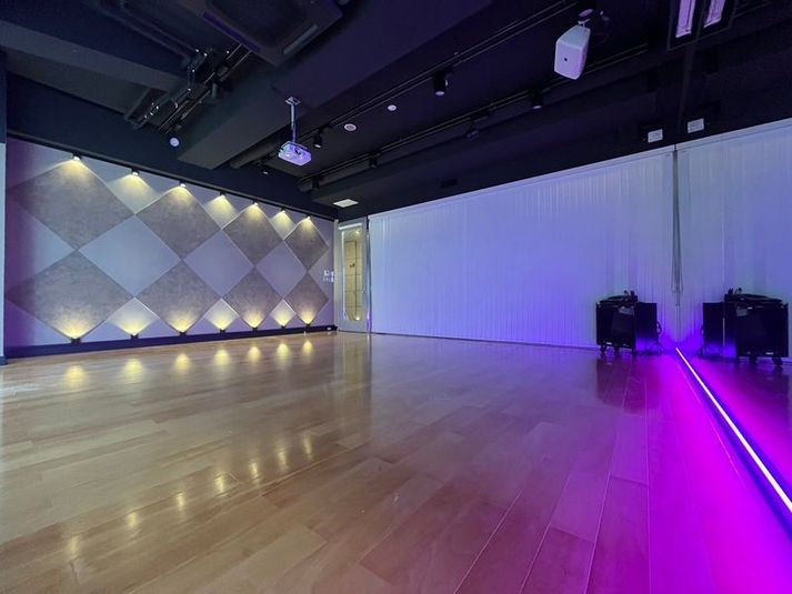 6st - 福岡本店　レンタルスタジオ　STUDIO BUZZ