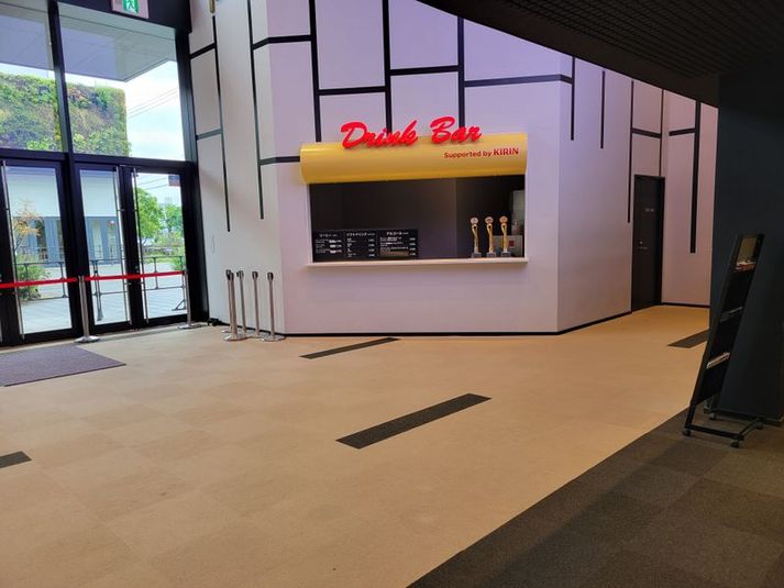 クールジャパンパーク大阪・中ホールのロビーのみ。 - クールジャパンパーク大阪