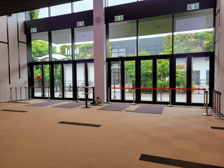 クールジャパンパーク大阪・中ホールのロビーのみ。 - クールジャパンパーク大阪