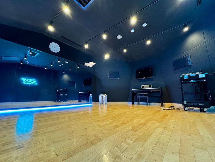 8st - 福岡本店　レンタルスタジオ　STUDIO BUZZ