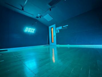 福岡本店　レンタルスタジオ　STUDIO BUZZ 8stの室内の写真