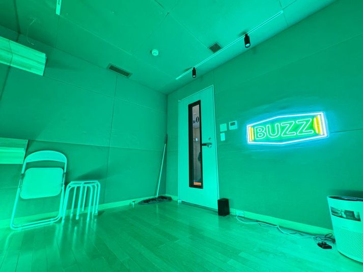 10st - 福岡本店　レンタルスタジオ　STUDIO BUZZ