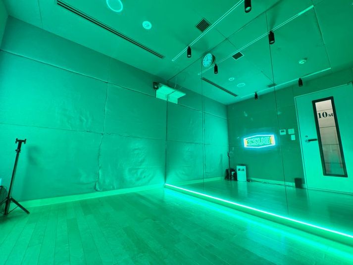 10st - 福岡本店　レンタルスタジオ　STUDIO BUZZ