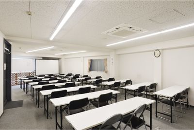 肥後橋INAビル9階 セミナールームの室内の写真
