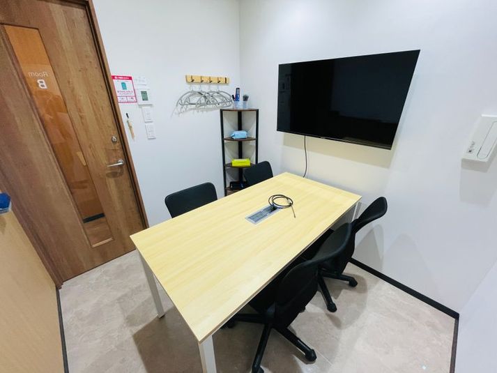 【高円寺駅から徒歩1分】4名会議室(RoomB) - いいオフィス高円寺