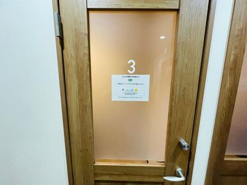 いいオフィス高円寺 【高円寺駅から徒歩1分】1名個室(個室3)の室内の写真
